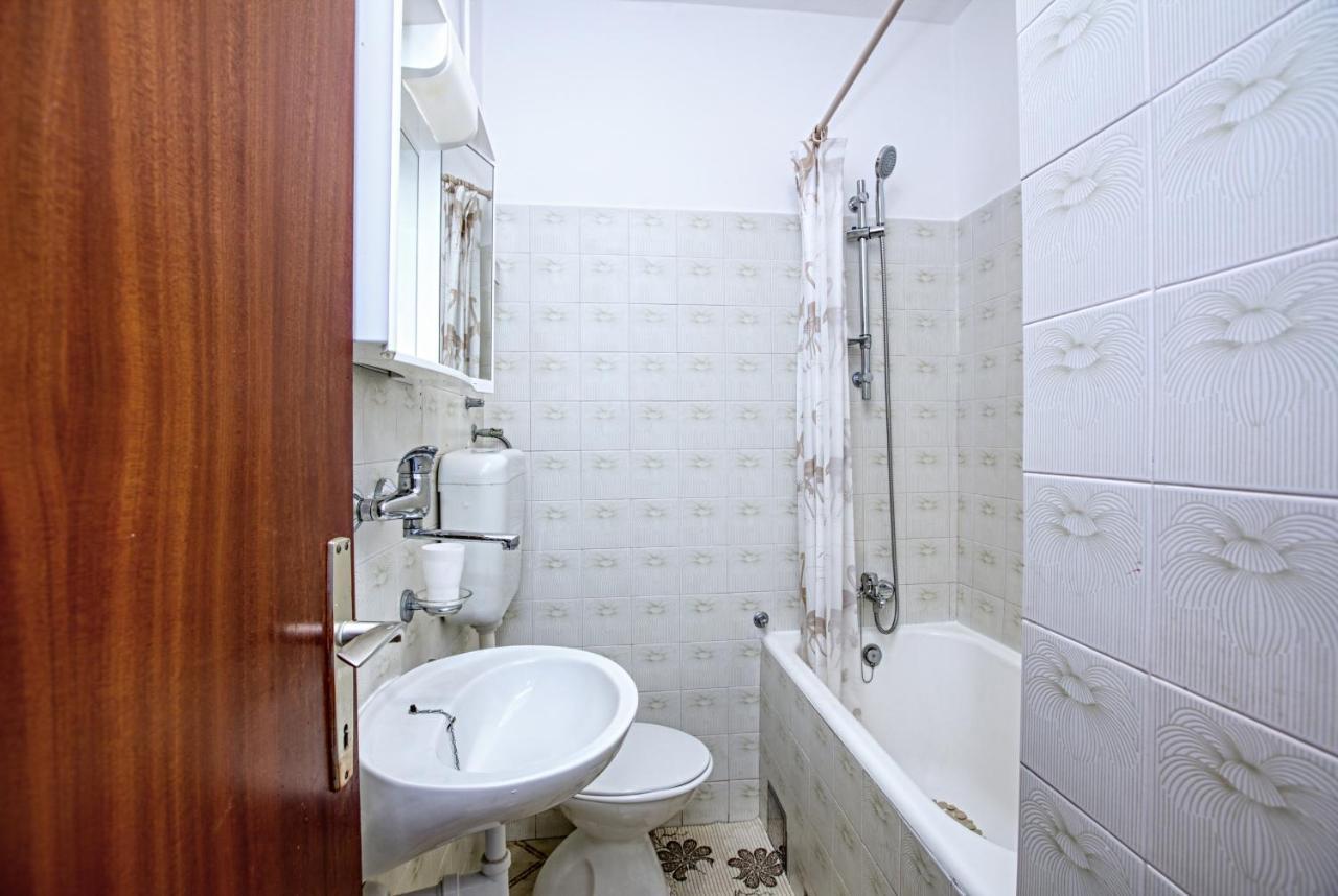 Apartments And Rooms By The Sea Tisno, Murter - 5128 מראה חיצוני תמונה